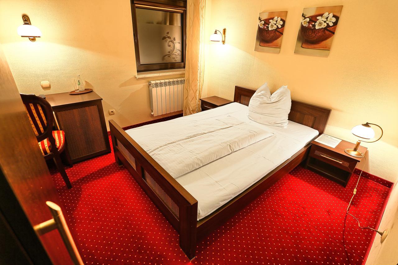 Hotel Zodiak ราดอมสโก ภายนอก รูปภาพ
