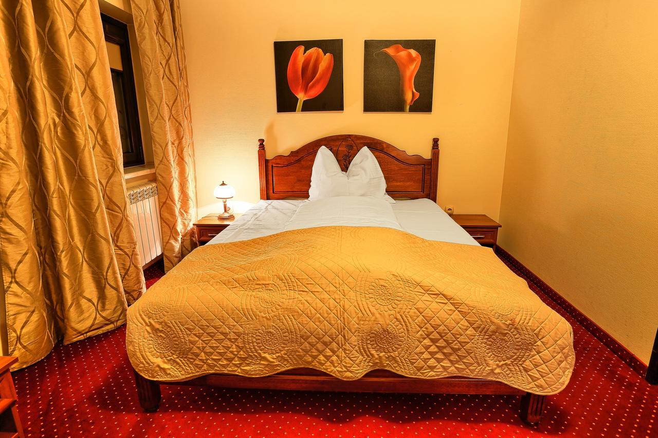 Hotel Zodiak ราดอมสโก ภายนอก รูปภาพ