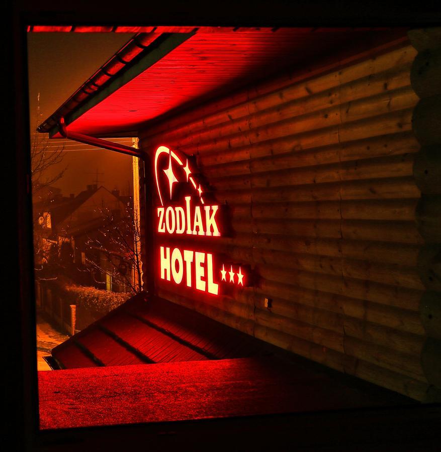 Hotel Zodiak ราดอมสโก ภายนอก รูปภาพ