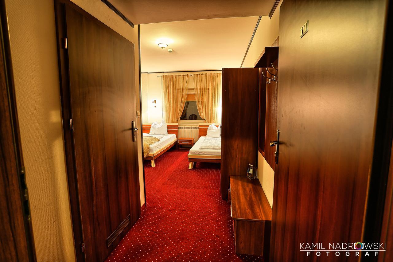 Hotel Zodiak ราดอมสโก ภายนอก รูปภาพ