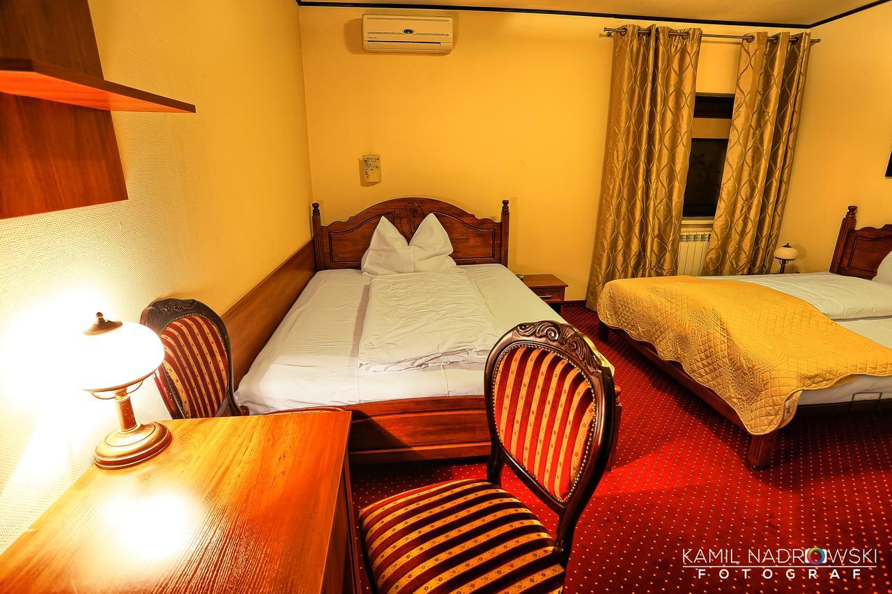 Hotel Zodiak ราดอมสโก ภายนอก รูปภาพ